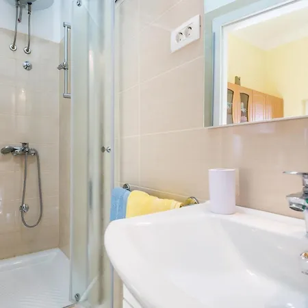 1 Bedroom Lovely In Lovran
