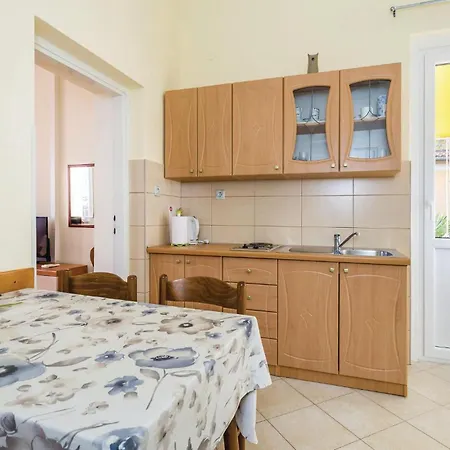 公寓 1 Bedroom Lovely In *
