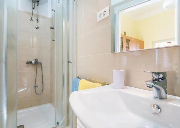 1 Bedroom Lovely In Lovran