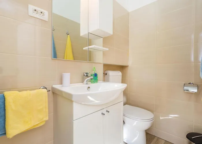Apartment 1 Bedroom Lovely In