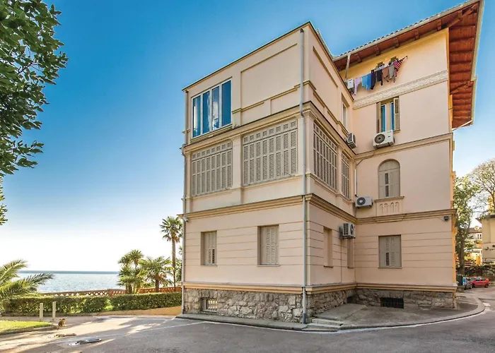 Apartment 1 Bedroom Lovely In *