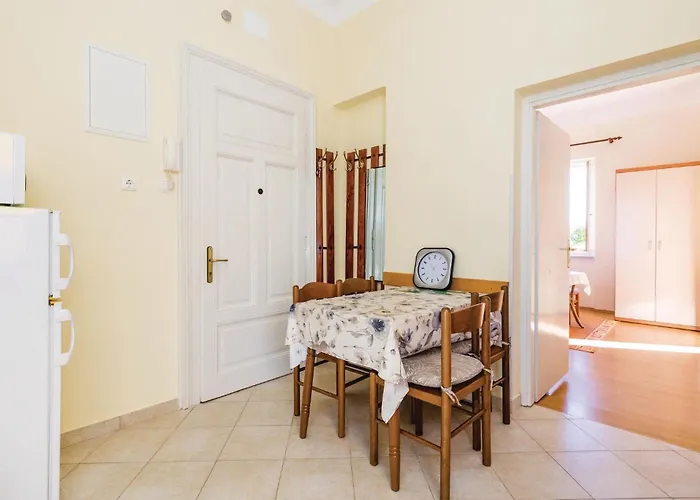 Appartement 1 Bedroom Lovely In *