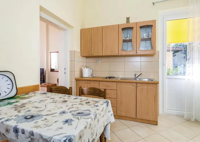 Apartman 1 Bedroom Lovely In *